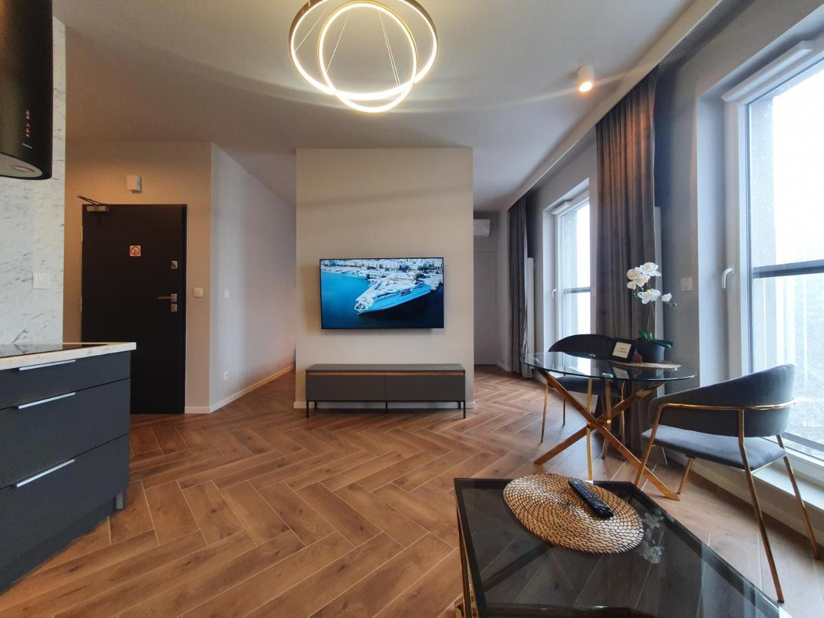 15 Pietro Sokolska 30 Towers Apartments - New- Lux- Parking- Sauna- Gym- And Good View From 15Th Floor Katowice Exterior foto